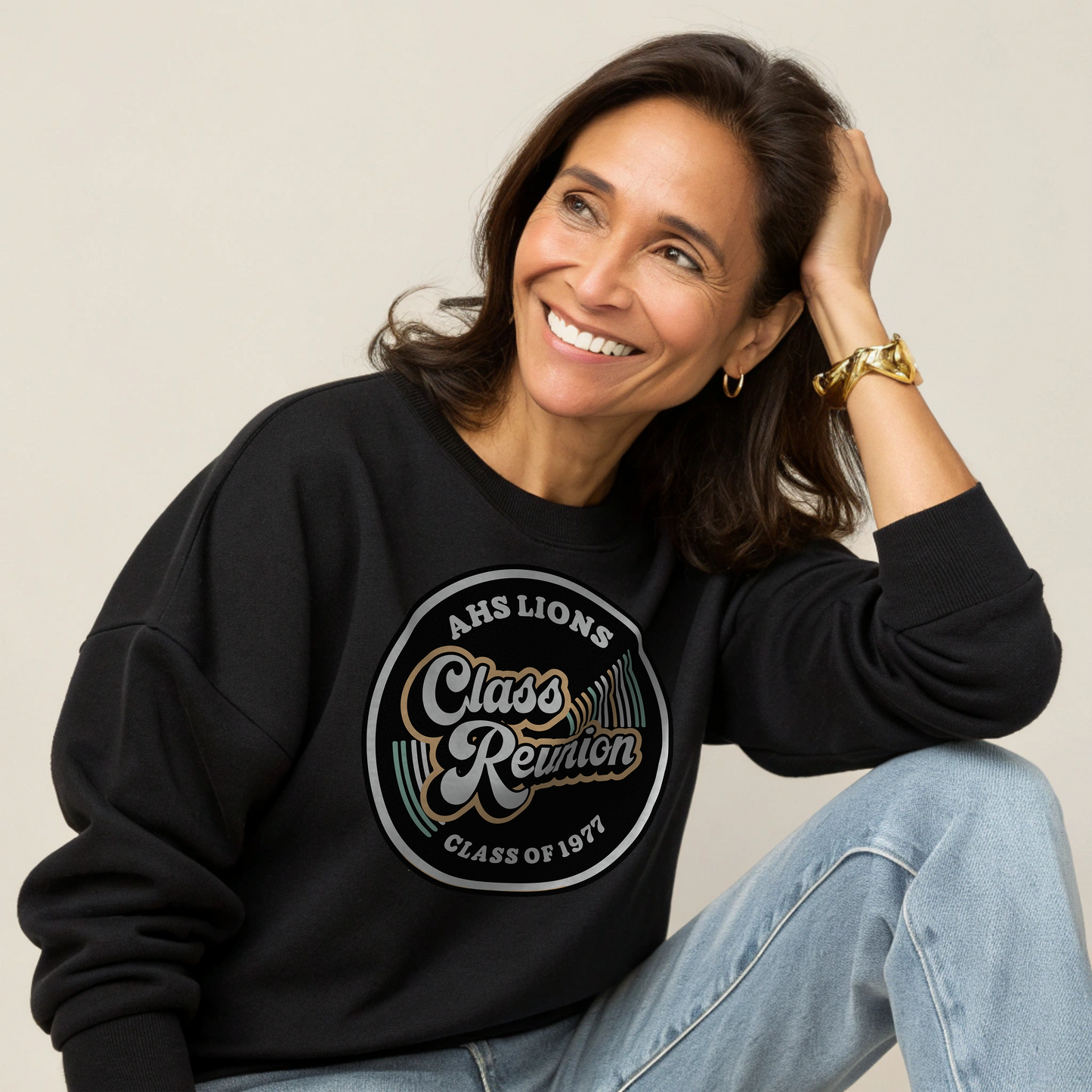 Retro Reunion Sweatshirt – Classic Design Customized with Year & Text