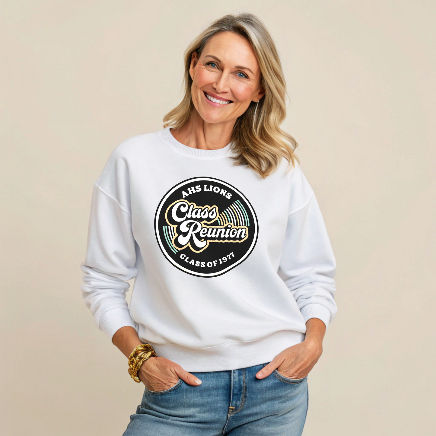 Retro Reunion Sweatshirt – Classic Design Customized with Year & Text